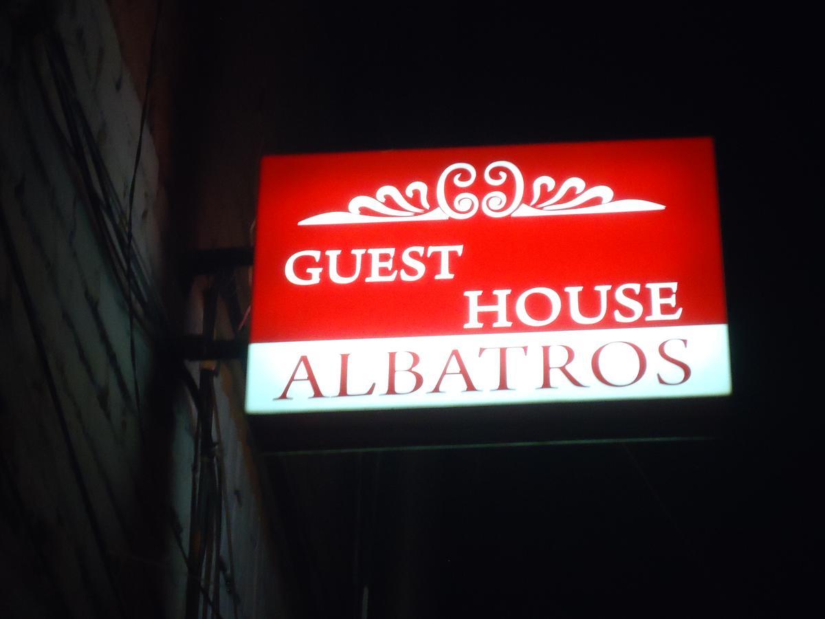 Albatros Acomodação com café da manhã Tbilisi Exterior foto